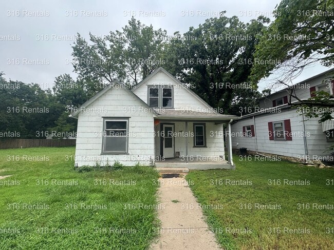 property at 504 W 6th St