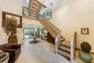 6100 Paradise Point Dr in Palmetto Bay, FL - Building Photo - Building Photo
