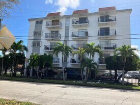 2500 SW 6th St in Miami, FL - Building Photo