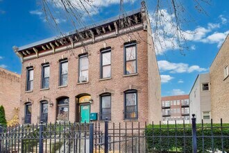 902 S Claremont Ave in Chicago, IL - Building Photo - Building Photo