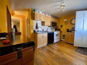 87 Summer St, Unit 3 in Somerville, MA - Foto de edificio - Building Photo