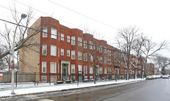 1418 E 73rd St in Chicago, IL - Building Photo