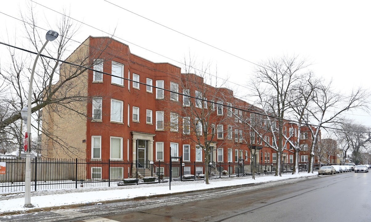 1418 E 73rd St in Chicago, IL - Building Photo