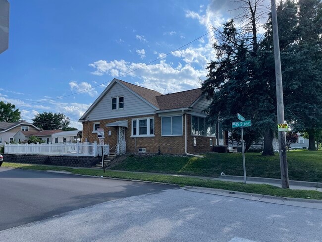 4420 18th Ave in Rock Island, IL - Building Photo - Building Photo