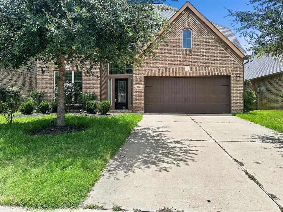 2310 Falcon Brook Dr in Katy, TX - Building Photo