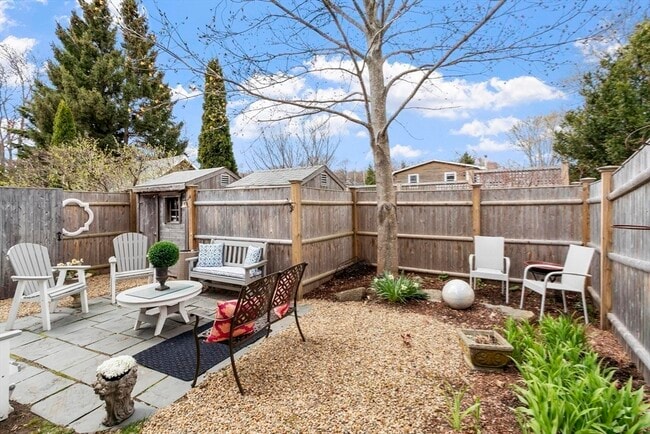 34 High St in Rockport, MA - Building Photo - Building Photo