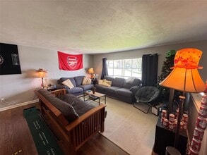 4520 Marshall Dr W in Vestal, NY - Building Photo - Building Photo