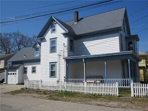 20 Oak Ave in East Providence, RI - Building Photo - Building Photo