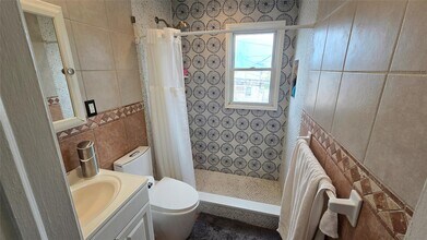 504 Long Beach Rd in Island Park, NY - Building Photo - Building Photo