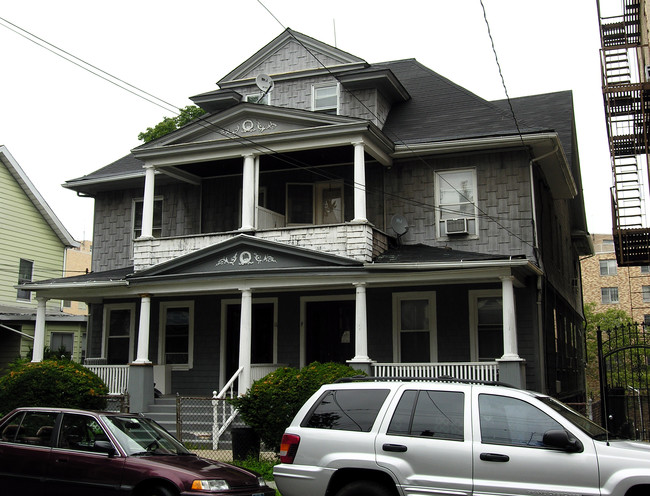 9 N 9th Ave in Mount Vernon, NY - Building Photo - Building Photo