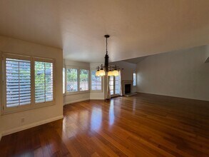 312 Mahogany Glen in Escondido, CA - Building Photo - Building Photo