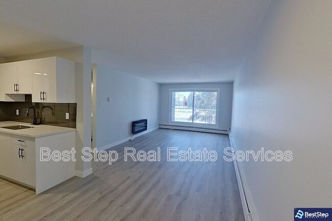 10837-10117 117 St NW in Edmonton, AB - Building Photo - Building Photo