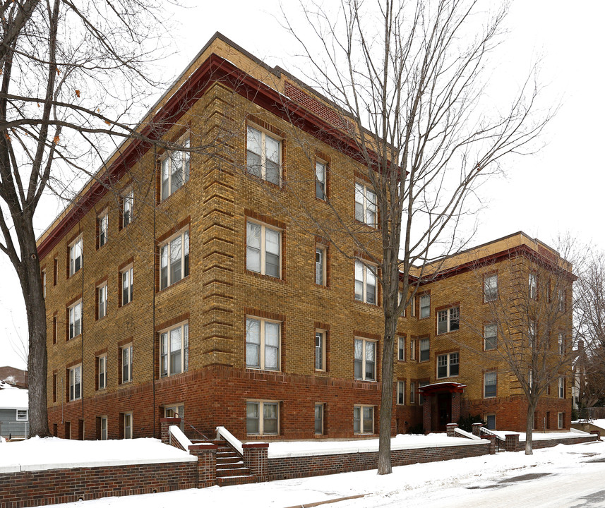 Chatsworth Court Apartments in St. Paul, MN - Foto de edificio