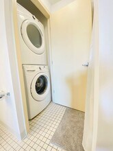 30 Chelsea St, Unit 404 in Everett, MA - Building Photo - Building Photo
