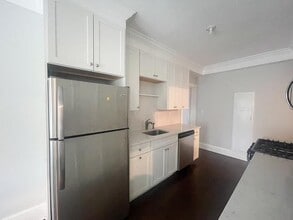 16 Minerva Pl in White Plains, NY - Building Photo - Building Photo