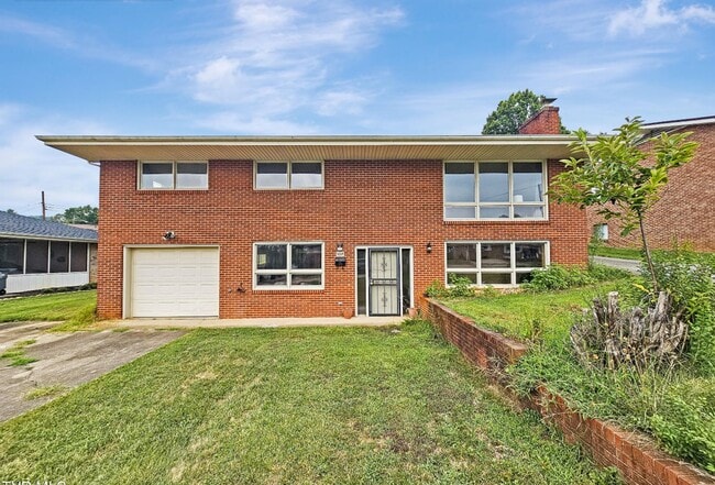 property at 1008 Lake St