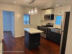 246 Allen St in Hudson, NY - Building Photo - Building Photo