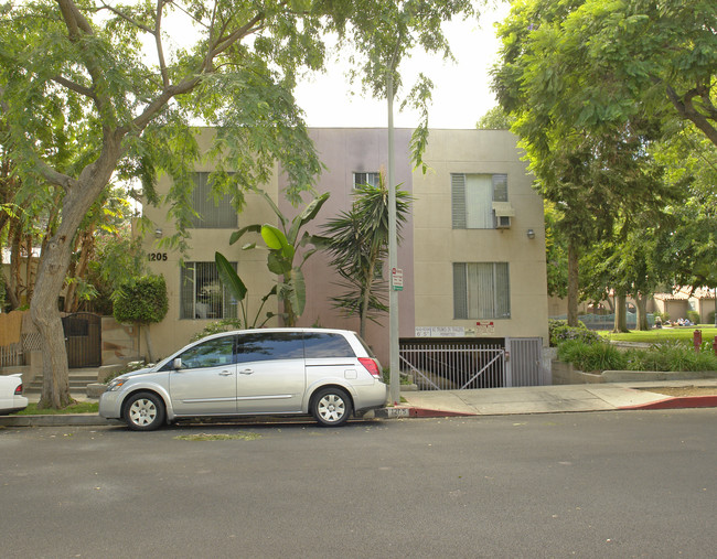 1205 N Fuller Ave in Los Angeles, CA - Building Photo - Building Photo