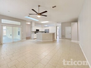 250 Parkview Dr in Palm Coast, FL - Building Photo - Building Photo