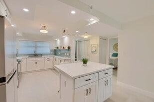 3224 S Ocean Blvd in Highland Beach, FL - Building Photo