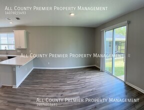 3015 Lucille Ln in Middleburg, FL - Building Photo - Building Photo