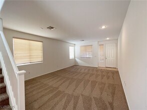 251 Hickory Heights Ave in Las Vegas, NV - Building Photo - Building Photo
