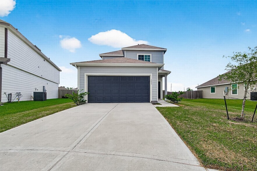 4922 Michael Christopher Dr in Rosharon, TX - Building Photo
