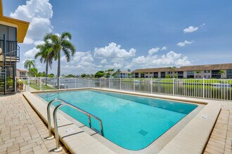 3722 SE 12th Ave in Cape Coral, FL - Building Photo - Building Photo