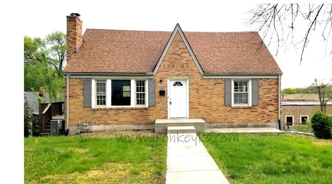 property at 3141 E Barker Cir