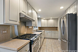 810 Glenshire Rd in Glenview, IL - Foto de edificio - Building Photo