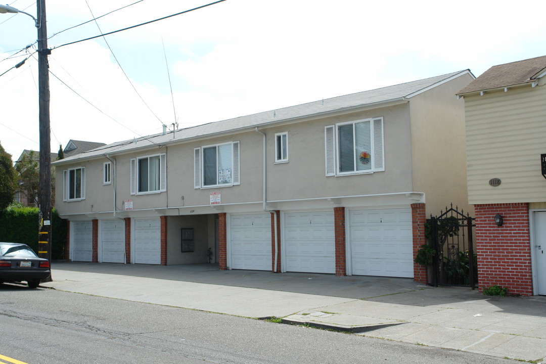 1124 Dwight Way in Berkeley, CA - Building Photo