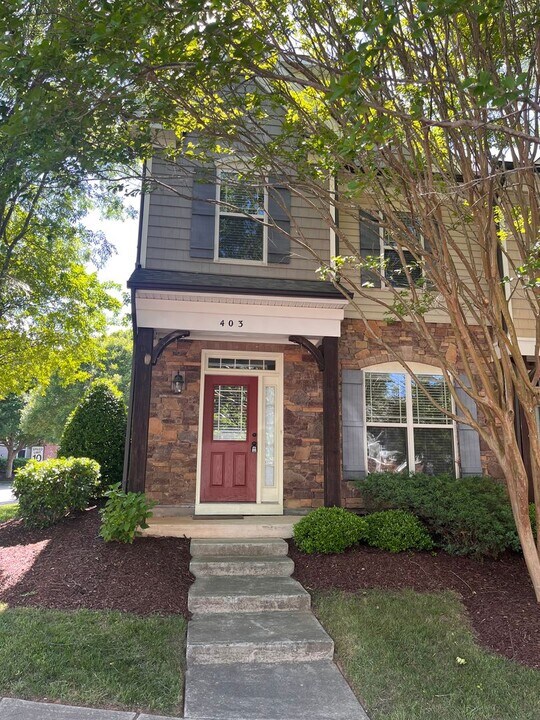 403 Matheson Place in Cary, NC - Foto de edificio