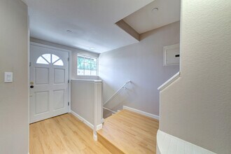 604 W Wilson Ave in Glendale, CA - Foto de edificio - Building Photo