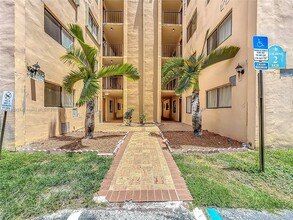 8420 SW 133rd Avenue Rd in Miami, FL - Building Photo - Building Photo