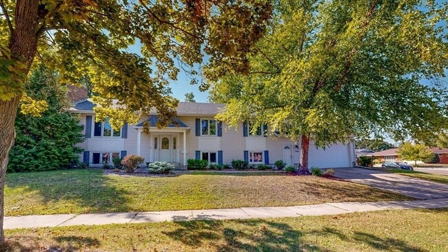 property at 2418 Northern Hills Ct NE