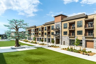 Parkville Flats in Parkville, MO - Foto de edificio - Building Photo