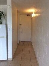 5122 Likini St, Unit Likini West in Honolulu, HI - Foto de edificio - Building Photo
