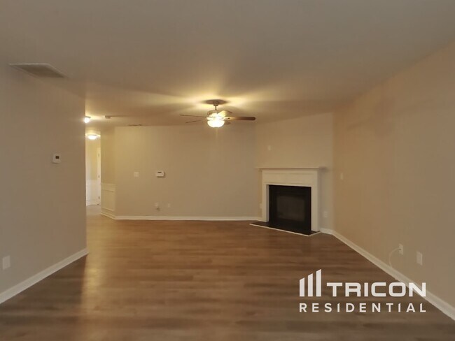 308 Hidden Creek Ln in Canton, GA - Building Photo - Building Photo
