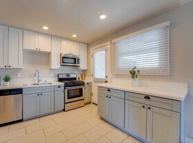 2119-2123 Albatross St in San Diego, CA - Building Photo