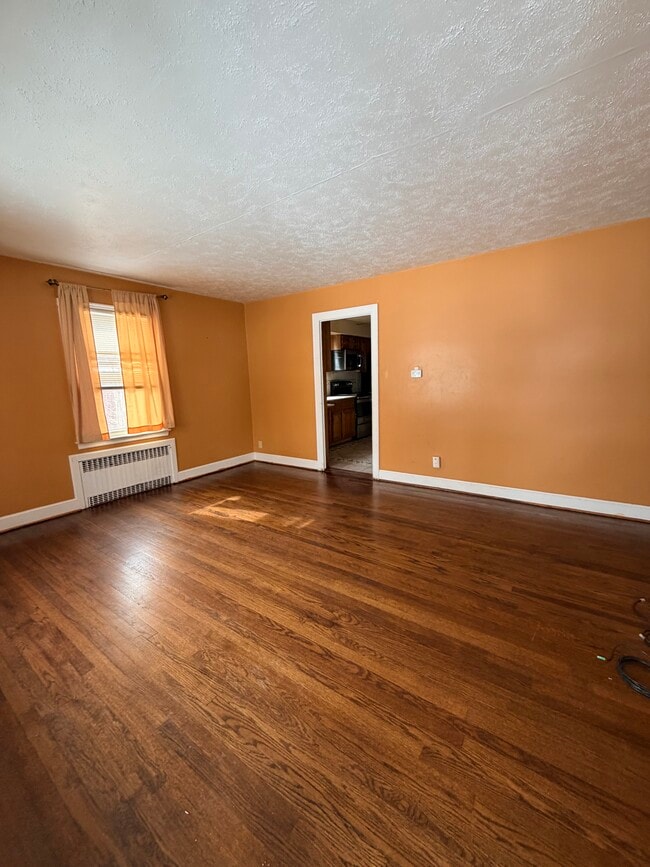 109 Lakeview Ave, Unit 1 in Waterbury, CT - Building Photo - Building Photo