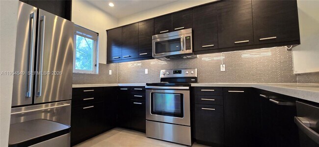 1000 SE 2nd St in Fort Lauderdale, FL - Building Photo - Building Photo