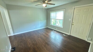 6109 Price Ln Rd in Louisville, KY - Building Photo - Building Photo