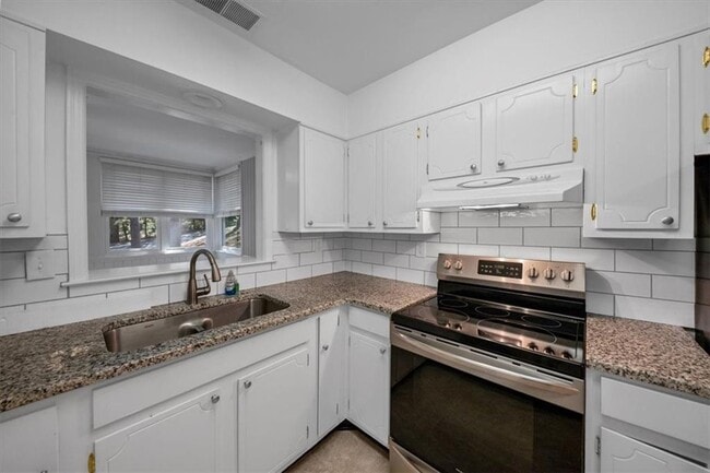 property at 4 Vista Square NW