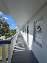 3028 Harwood D in Deerfield Beach, FL - Foto de edificio - Building Photo