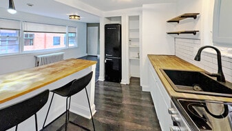 18 Riverside Ave in Westport, CT - Building Photo