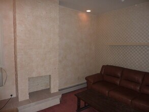 745 S Millvale Ave, Unit 4-1 in Pittsburgh, PA - Foto de edificio - Building Photo