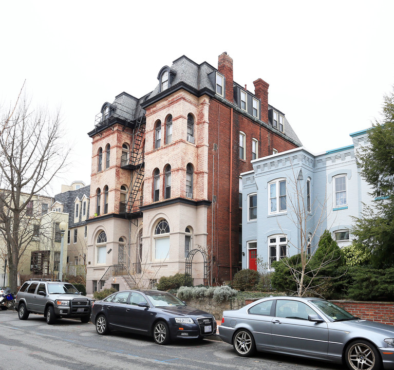 1512 Corcoran St NW in Washington, DC - Foto de edificio