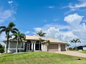 24378 Belize Ct in Punta Gorda, FL - Building Photo