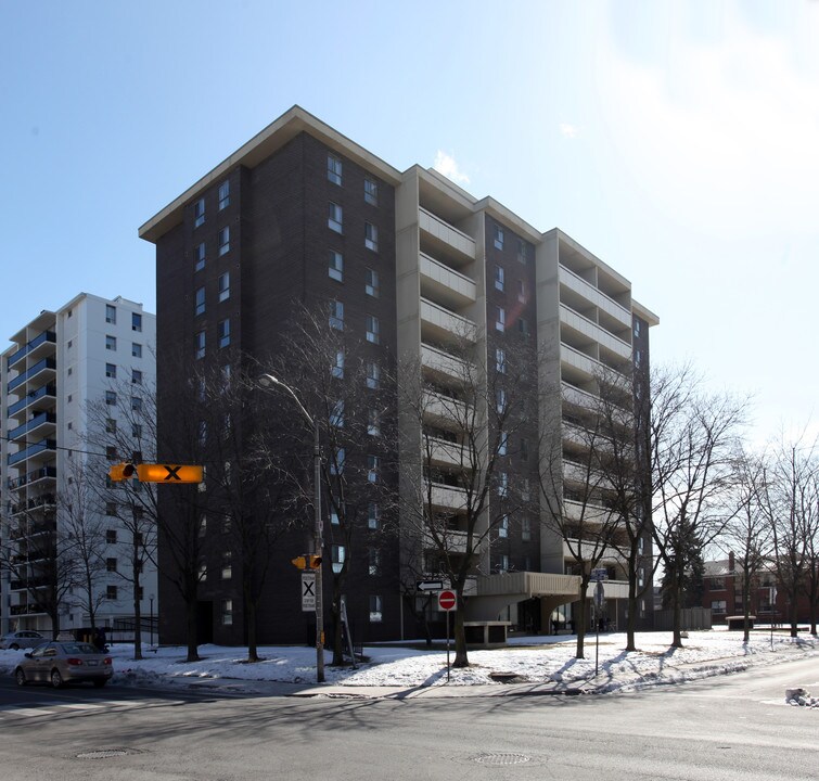 1135 Logan in Toronto, ON - Building Photo