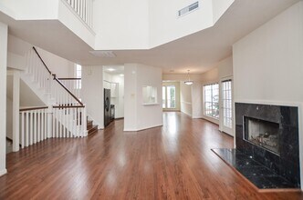 1909 Branard St in Houston, TX - Building Photo - Building Photo